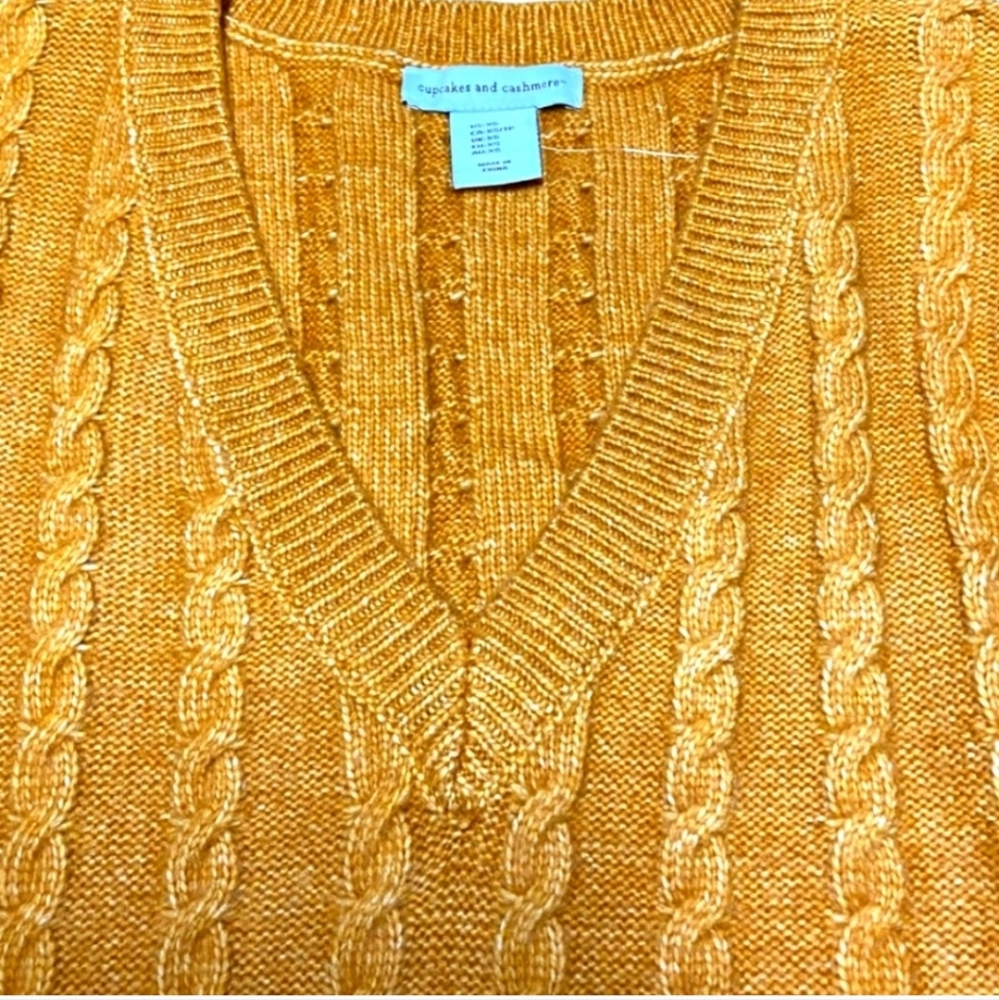 Cupcakes and Cashmere Cable Knit Sweater Vest. V-neck Pullover NWOT Gold SIZE XS
